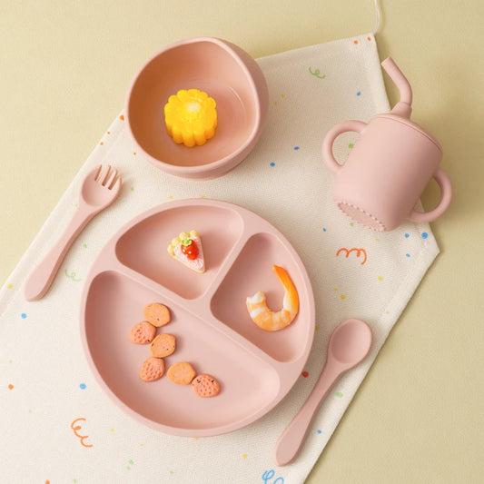 New BPA Free Silicone Baby Feeding Set Sucker Bowl Dinning Dishes Plate Straw Cup Spoon Forks for Kids Children‘S Tableware